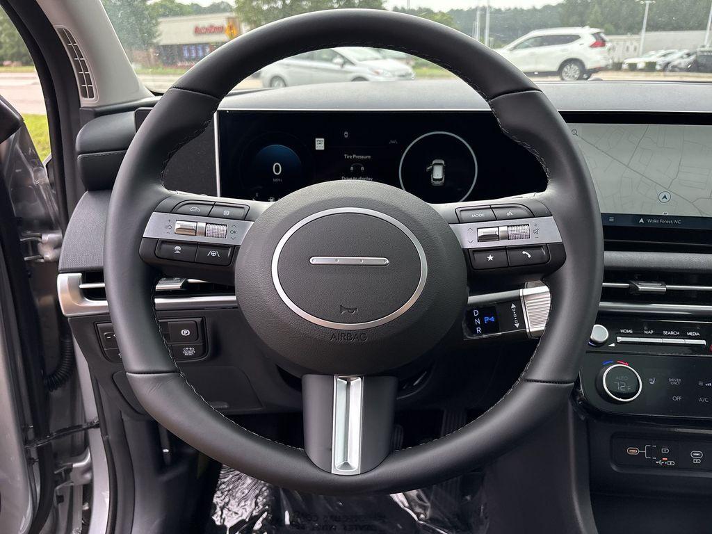 new 2025 Hyundai TUCSON Hybrid car, priced at $35,290