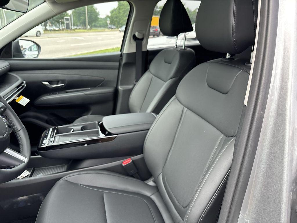 new 2025 Hyundai TUCSON Hybrid car, priced at $35,290