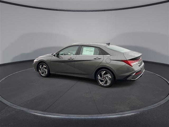 new 2024 Hyundai Elantra car, priced at $23,323