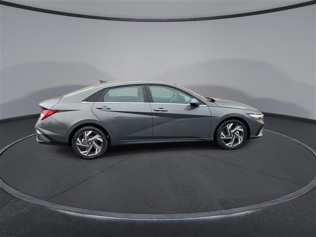 new 2024 Hyundai Elantra car, priced at $23,323