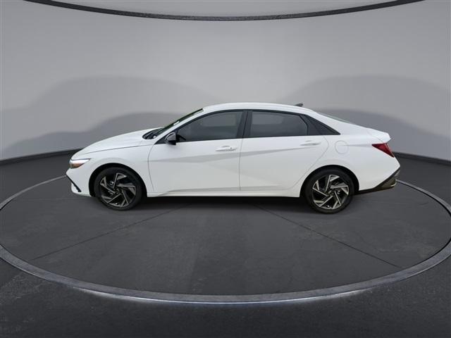 new 2025 Hyundai Elantra HEV car, priced at $27,531