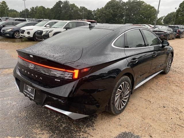 new 2025 Hyundai Sonata Hybrid car, priced at $35,319