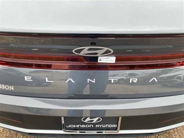 new 2025 Hyundai Elantra car, priced at $23,678