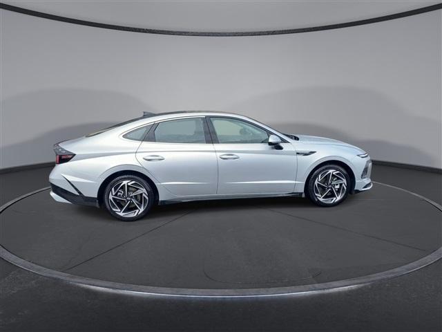 new 2024 Hyundai Sonata car, priced at $28,016