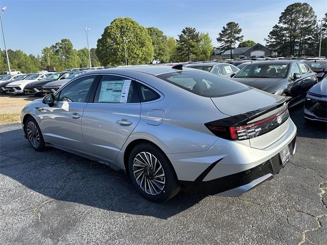 new 2025 Hyundai Sonata Hybrid car, priced at $31,430