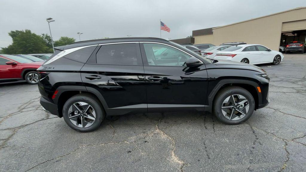 new 2025 Hyundai TUCSON Hybrid car, priced at $38,560