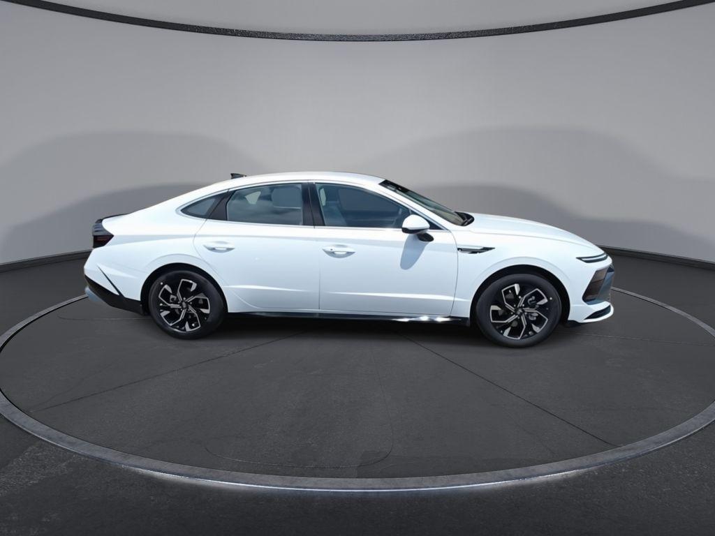 new 2025 Hyundai Sonata car, priced at $30,330