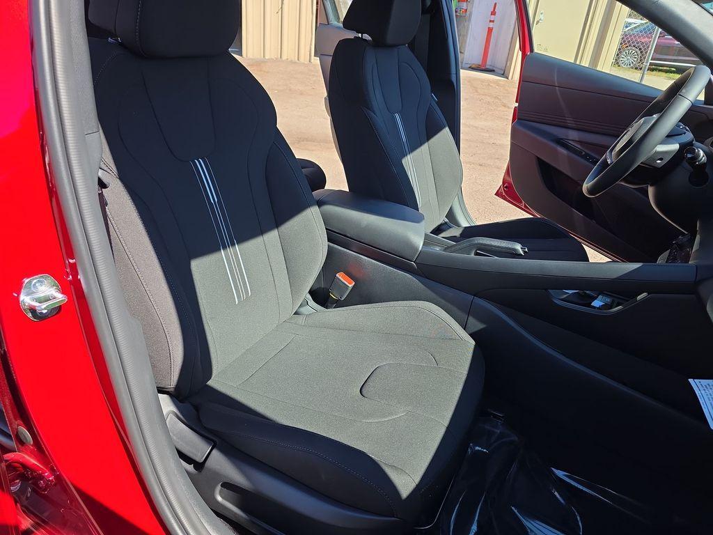 new 2025 Hyundai Elantra car, priced at $25,660