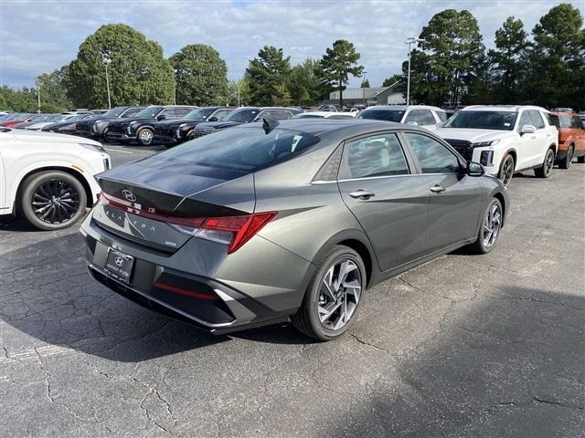 new 2025 Hyundai Elantra HEV car, priced at $29,410