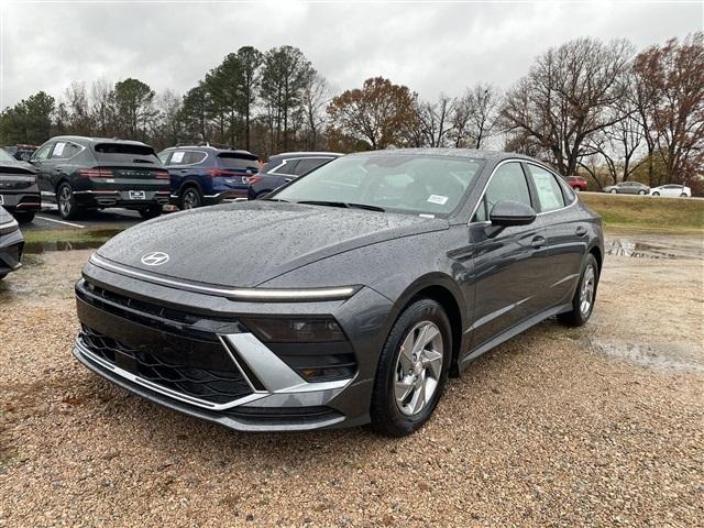 new 2025 Hyundai Sonata car, priced at $28,057