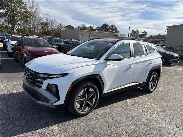 new 2025 Hyundai TUCSON Hybrid car, priced at $37,665