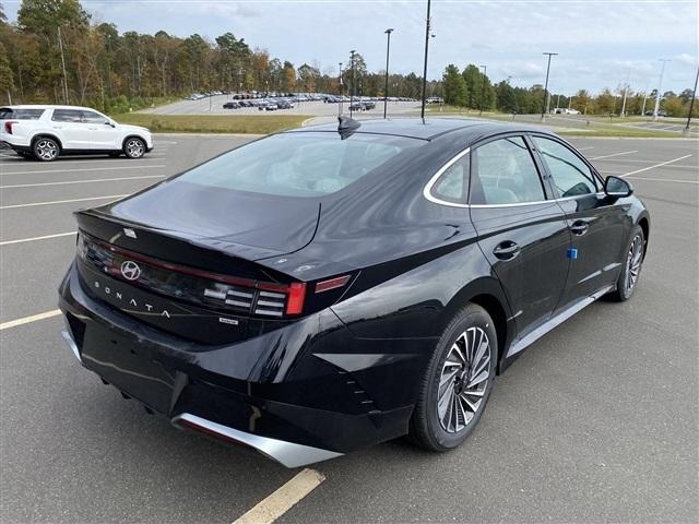 new 2025 Hyundai Sonata Hybrid car, priced at $29,328