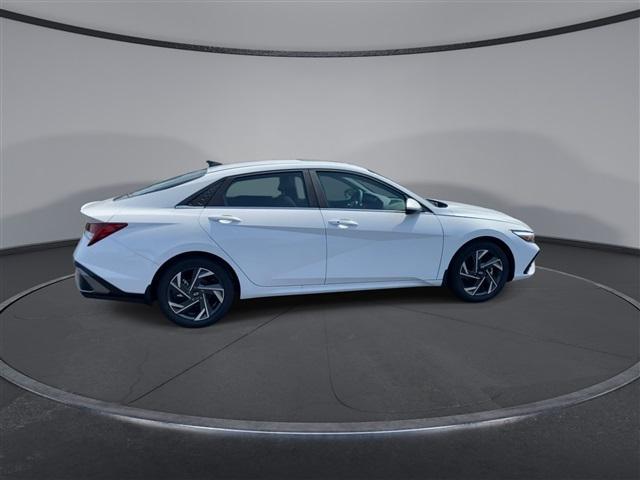 new 2024 Hyundai Elantra car, priced at $23,737