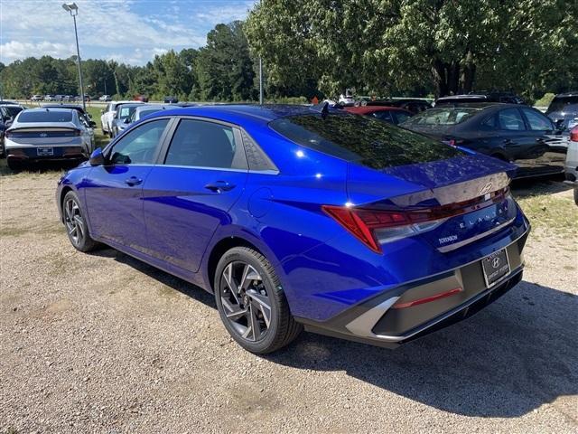 new 2025 Hyundai Elantra car, priced at $23,426