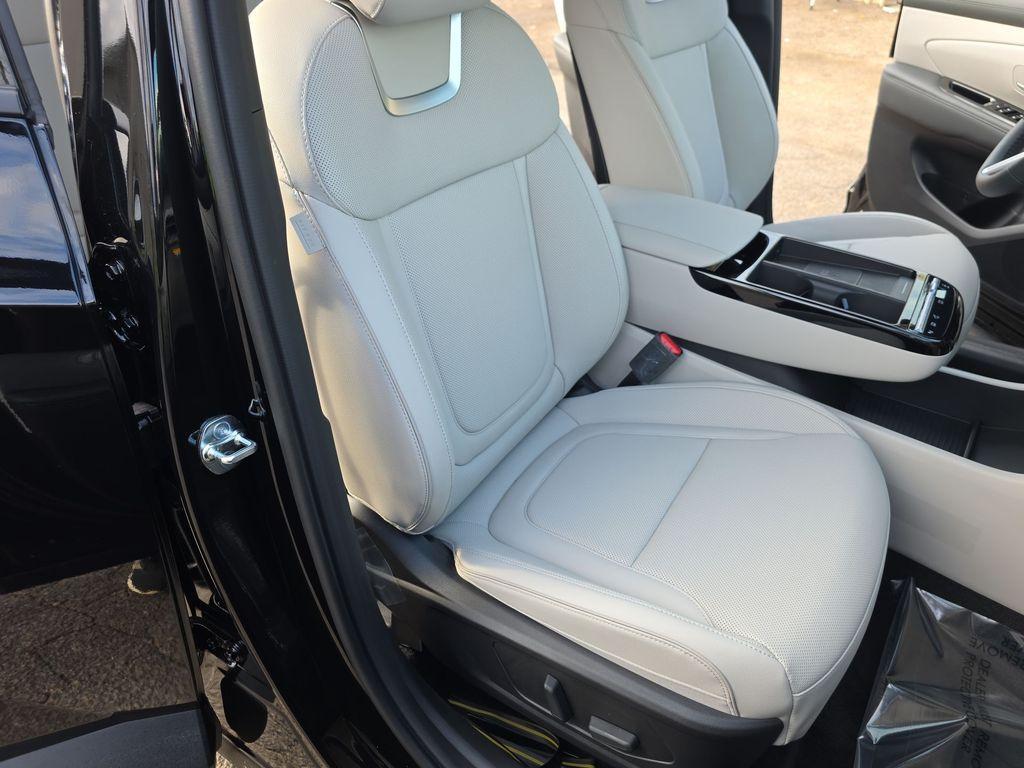 new 2025 Hyundai TUCSON Hybrid car, priced at $40,735