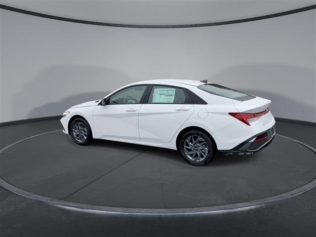 new 2024 Hyundai Elantra HEV car, priced at $26,267