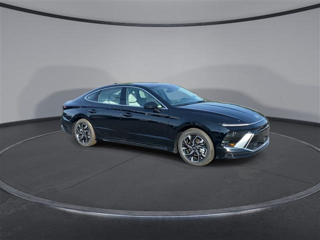 new 2024 Hyundai Sonata car, priced at $25,334