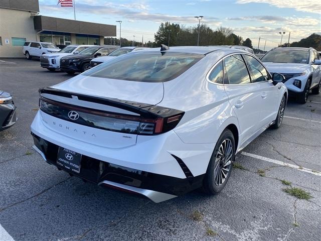 new 2025 Hyundai Sonata Hybrid car, priced at $29,771