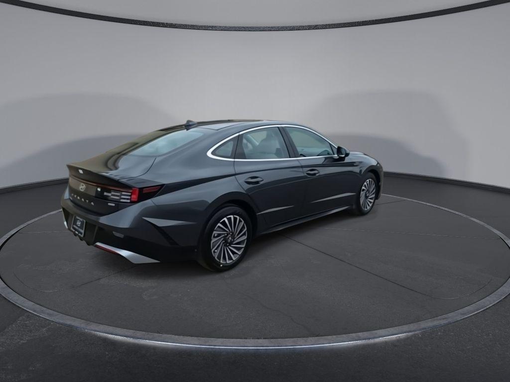 new 2025 Hyundai Sonata Hybrid car, priced at $33,080
