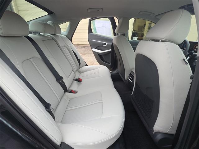 new 2025 Hyundai Sonata Hybrid car, priced at $31,580