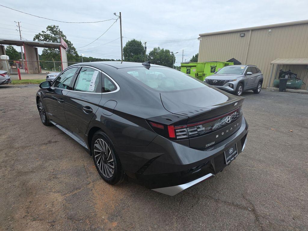 new 2025 Hyundai Sonata Hybrid car, priced at $33,080