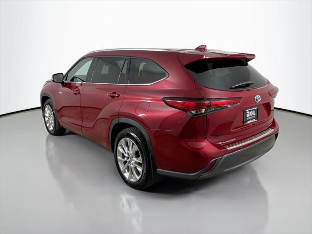 used 2021 Toyota Highlander Hybrid car, priced at $35,998
