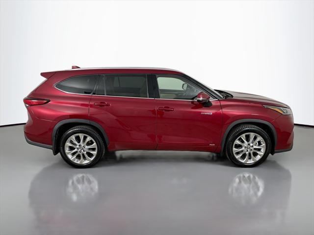 used 2021 Toyota Highlander Hybrid car, priced at $35,998