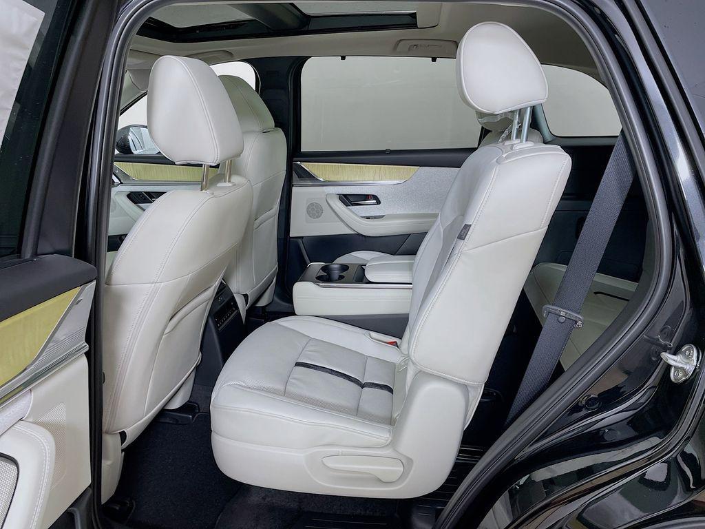 new 2025 Mazda CX-90 car, priced at $53,834