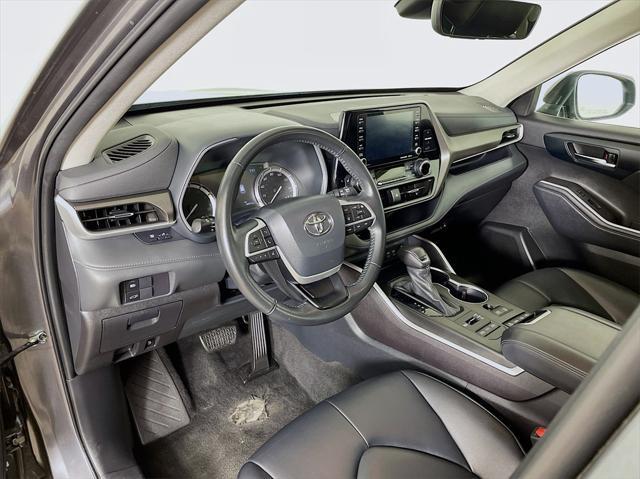 used 2022 Toyota Highlander car, priced at $34,598