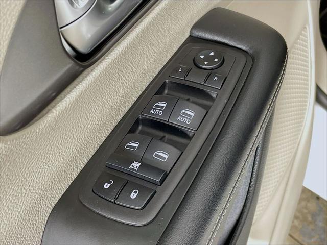 used 2023 Chrysler Pacifica car, priced at $24,798