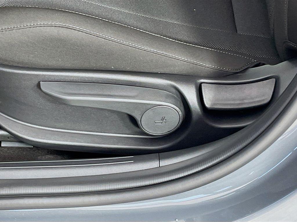 new 2025 Hyundai Elantra car, priced at $22,096