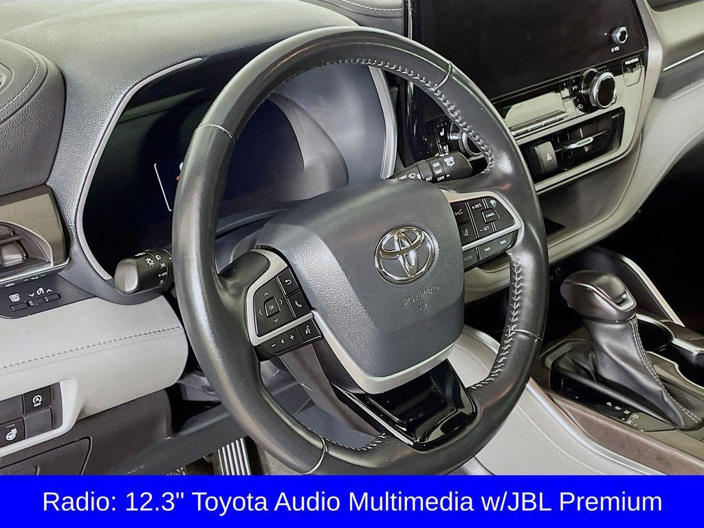 used 2023 Toyota Highlander car, priced at $39,998