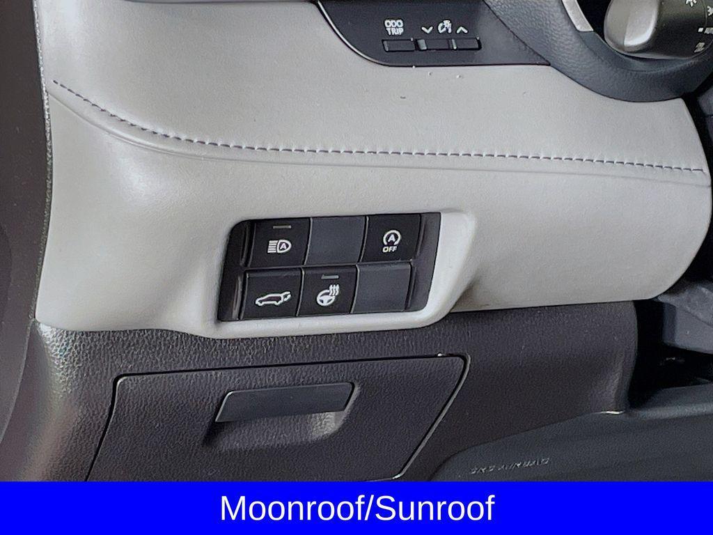 used 2023 Toyota Highlander car, priced at $39,998