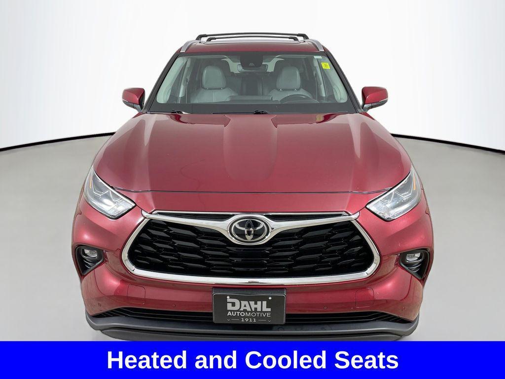 used 2023 Toyota Highlander car, priced at $39,998