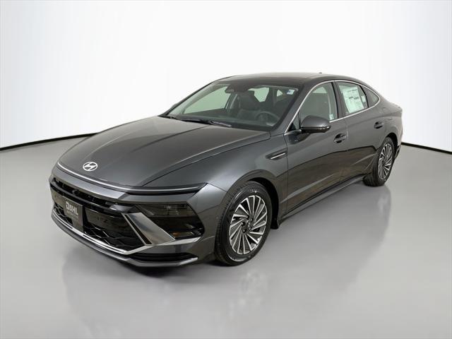 new 2025 Hyundai Sonata Hybrid car, priced at $38,199
