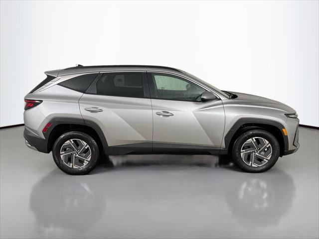 new 2025 Hyundai TUCSON Hybrid car