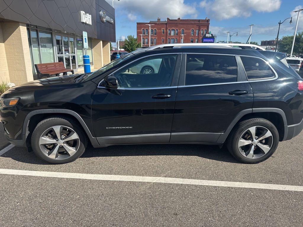 used 2019 Jeep Cherokee car, priced at $16,490