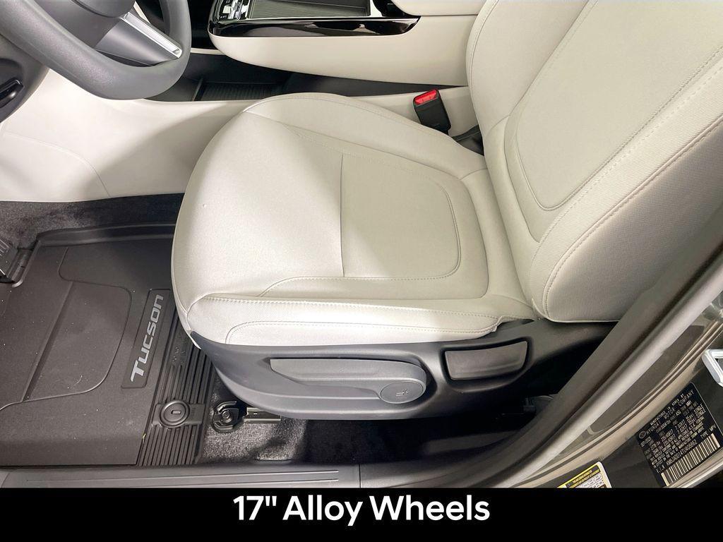 new 2026 Hyundai TUCSON Hybrid car, priced at $33,760