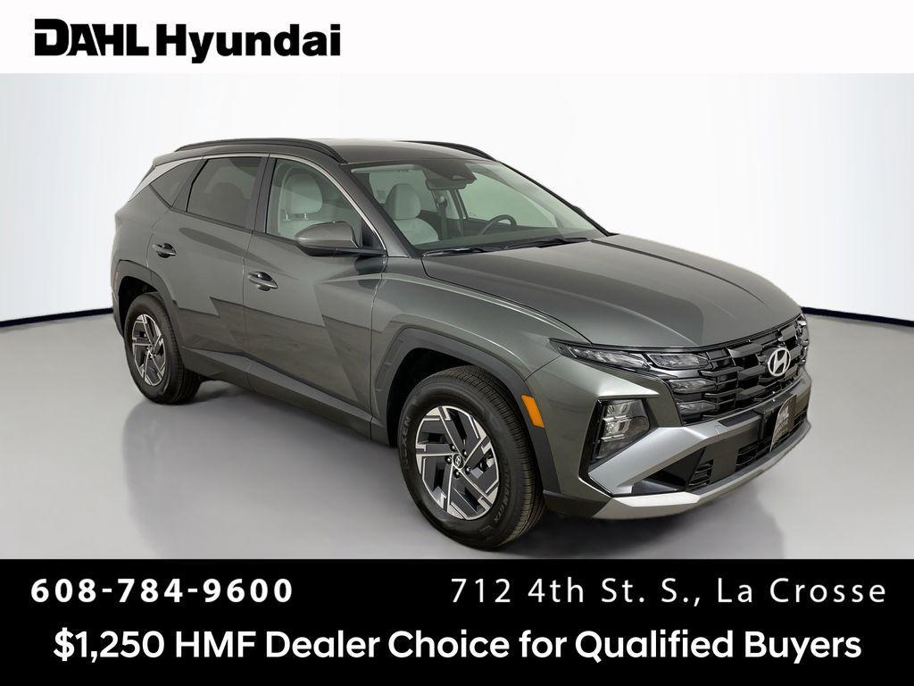 new 2025 Hyundai TUCSON Hybrid car, priced at $33,240