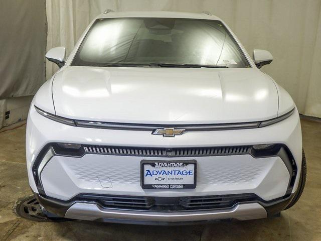 new 2025 Chevrolet Equinox EV car, priced at $33,440