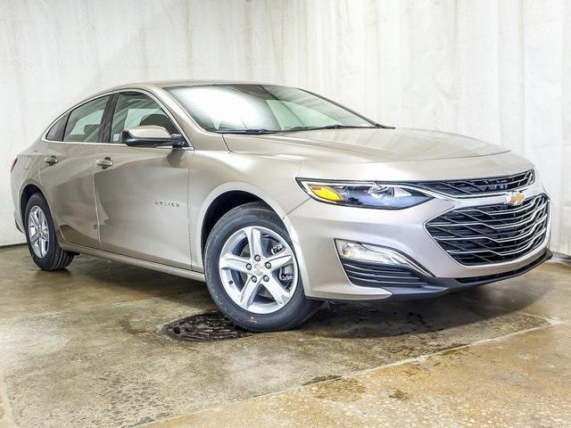 new 2025 Chevrolet Malibu car, priced at $27,690