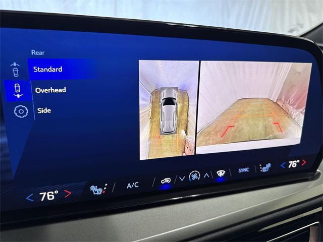 used 2024 Chevrolet Traverse car, priced at $30,994