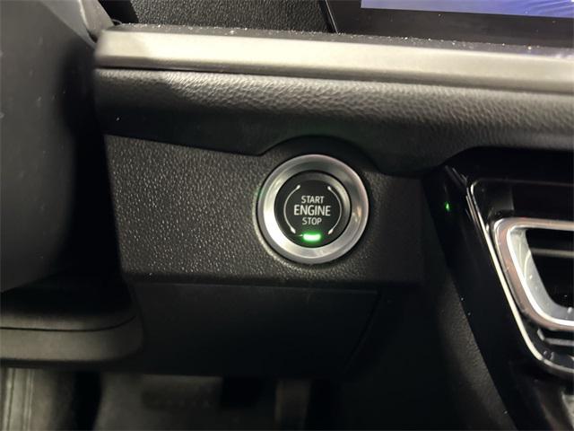 used 2024 Chevrolet Traverse car, priced at $30,994