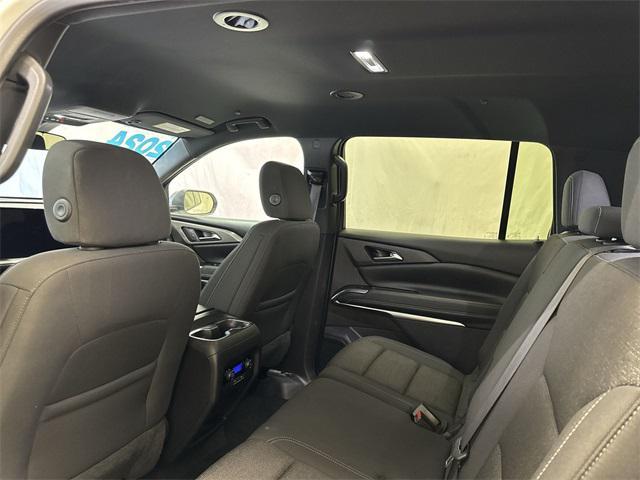 used 2024 Chevrolet Traverse car, priced at $30,994