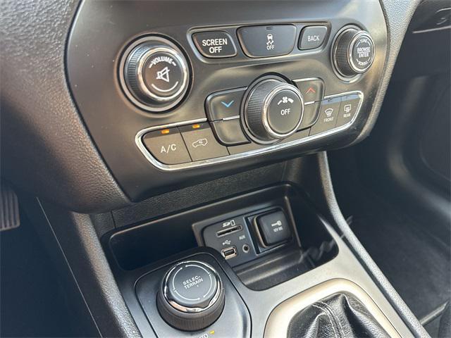 used 2018 Jeep Cherokee car, priced at $13,293