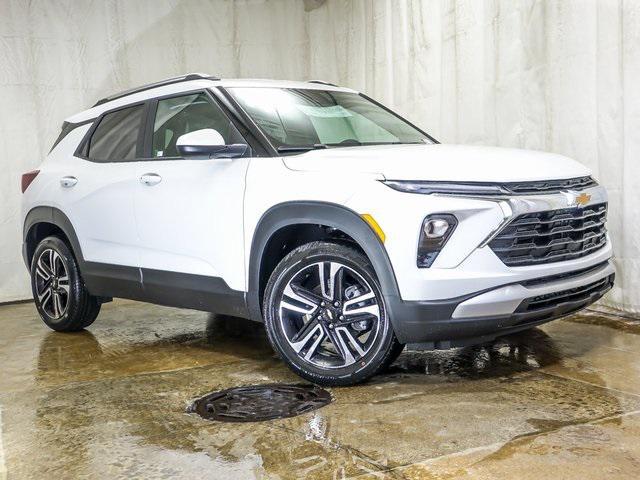 new 2025 Chevrolet TrailBlazer car, priced at $28,825