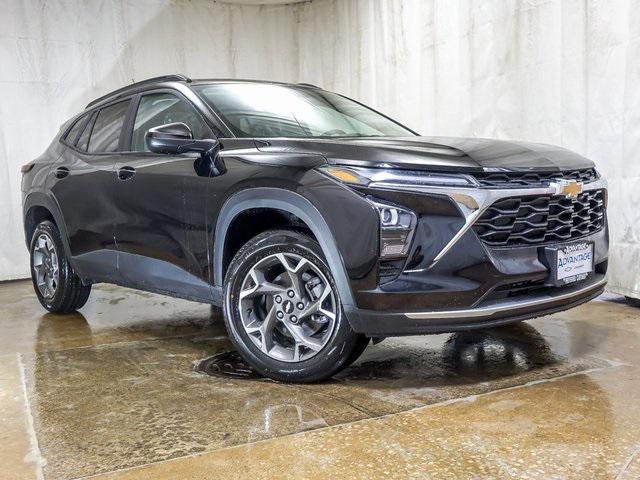 new 2025 Chevrolet Trax car, priced at $25,735