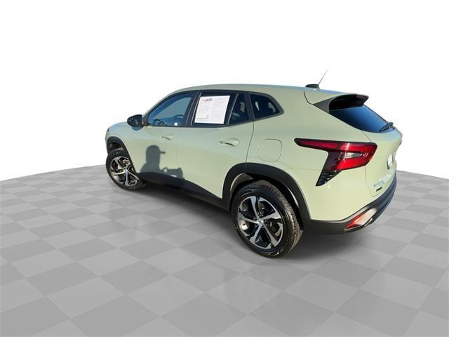 used 2024 Chevrolet Trax car, priced at $20,971