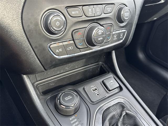 used 2022 Jeep Cherokee car, priced at $22,196