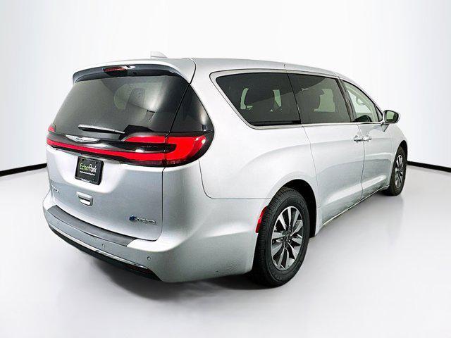 used 2022 Chrysler Pacifica Hybrid car, priced at $24,989